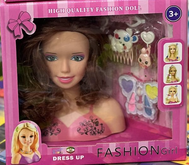 میتونی موهاشو درست کنی و آرایشش کنی🥲همراه با لوازم🫰🏻