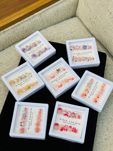 ارسال از طریق سایت رندوم می باشد.درصورت انتخاب طرح به یکی از شماره ها در واتساپ پیام بدهید